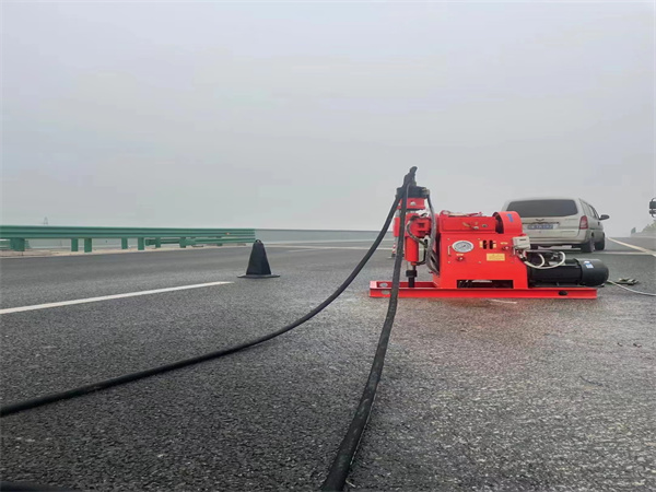 泰山马路路基路面开裂下沉注浆加固灌浆